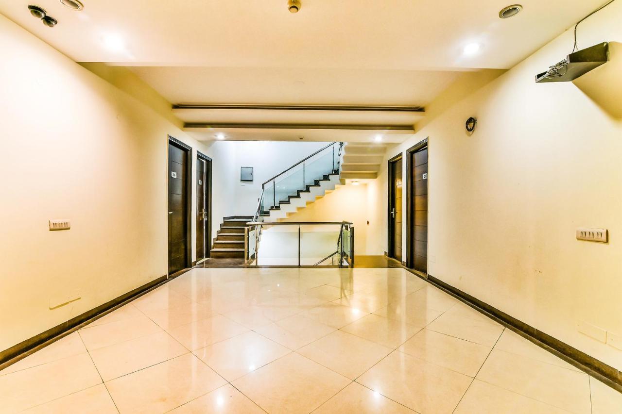 Fabhotel Oasis Dlf Phase 3 Gurgaon Exterior photo